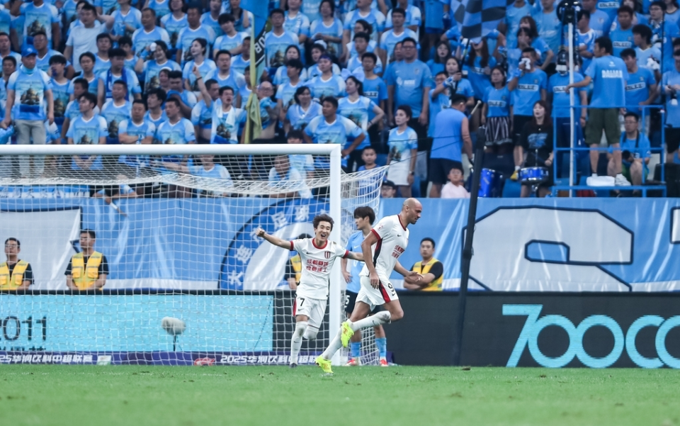 轮一场焦点, 集合干成都 轮一场焦点, 集合干成都