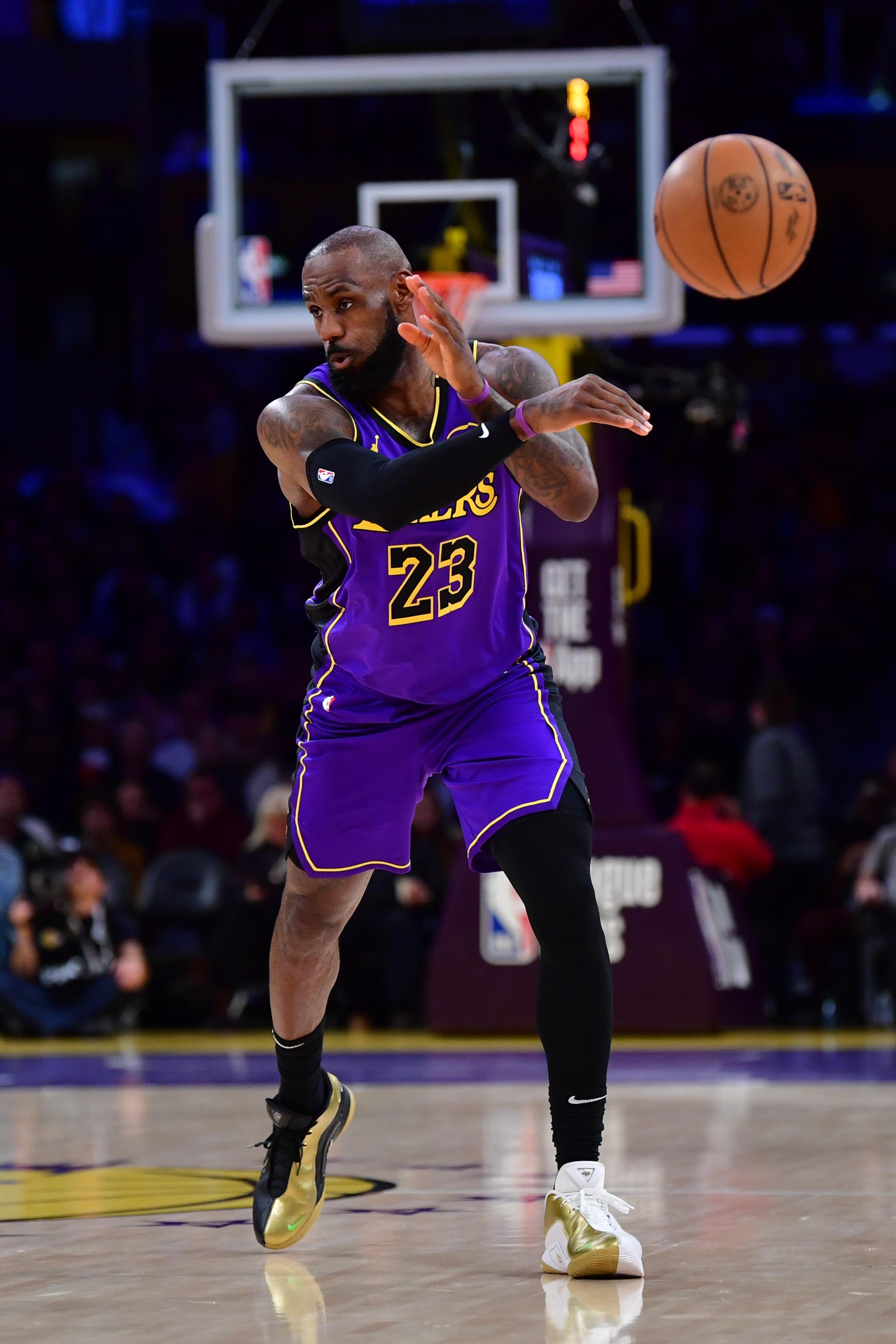 但勒布朗现, 都是为了营