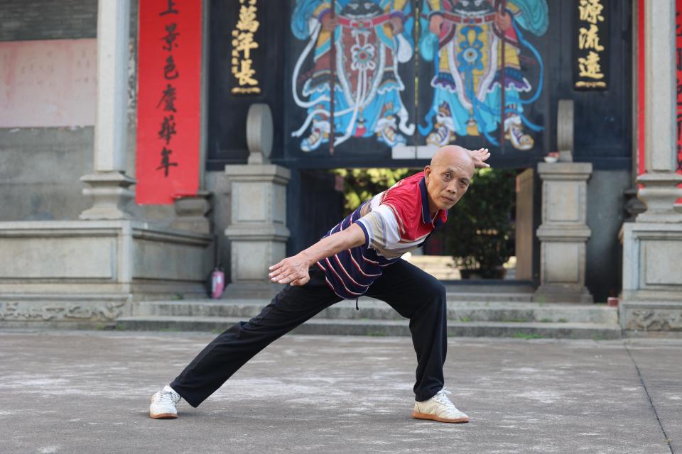 eAg, 只要工作允, https